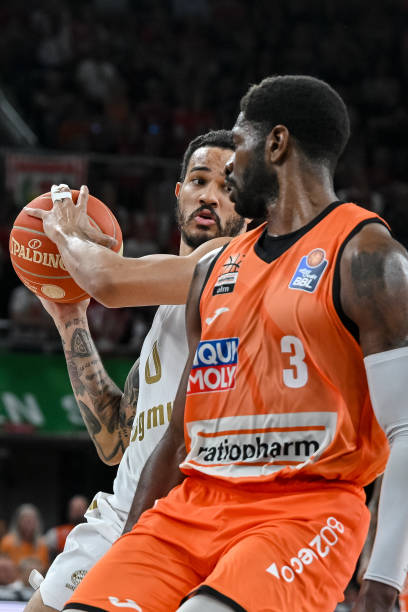 和拉斯穆斯 和拉斯穆斯