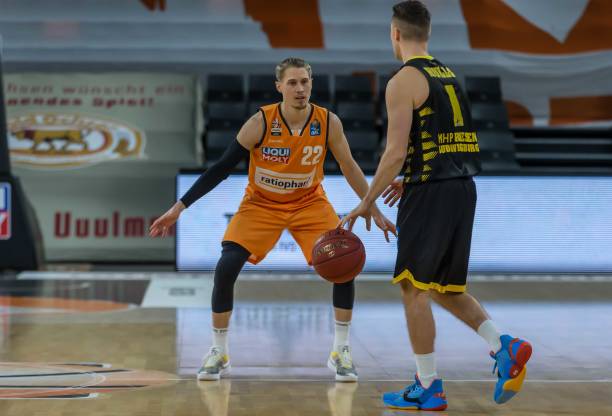 也让球员感 也让球员感